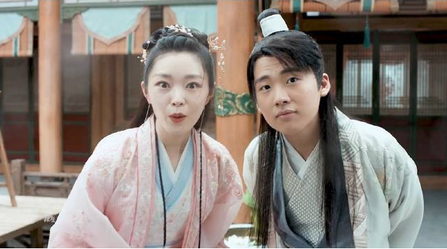 郭麒麟|有种“整容”叫郭麒麟，尝试双眼皮贴后，才知啥叫一双眼救整张脸