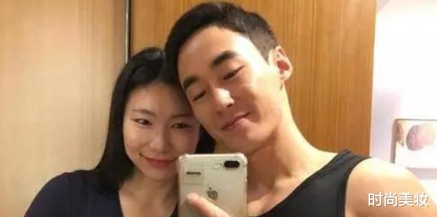 时尚美妆|40岁阿姨牵手22岁“大男孩”，合照毫无违和感，天作之合