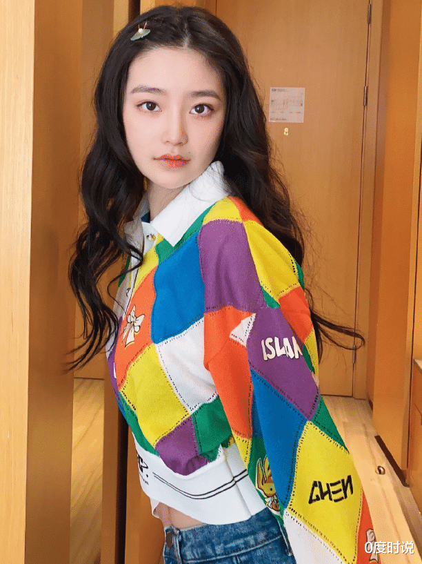 周星驰|林青霞“女儿”被全网禁整容，高颜值走红网络，今18岁谁认得出