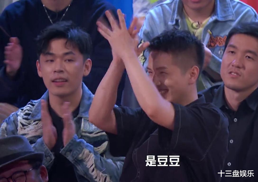 于谦|《脱口秀大会》“最不重要的颁奖典礼”，于谦、罗永浩惊喜颁奖