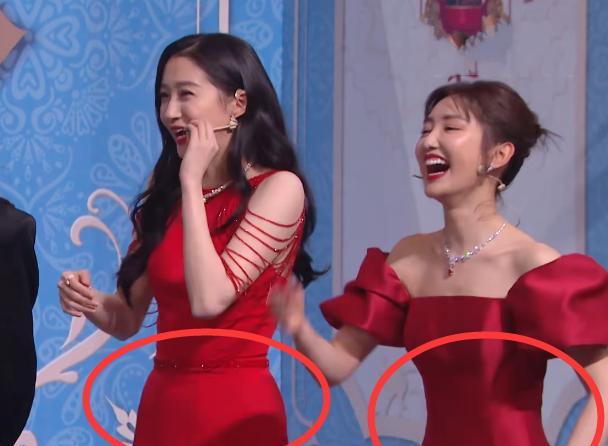 毛晓彤|同样穿红色束腰裙，关晓彤和毛晓彤的肚子成焦点，不是年轻就能赢