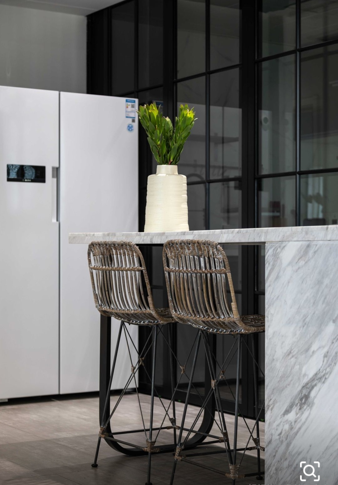 新住家居|她坚持在玄关加一扇门,家人都觉得很鸡肋,入住后才发现真好用!