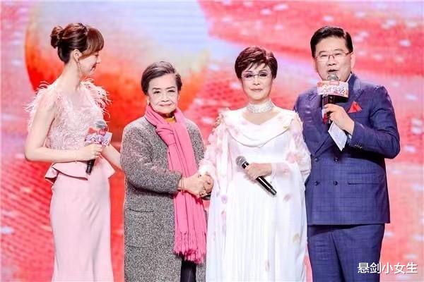 悬剑小女生 “东方夜莺”朱逢博：30岁嫁给老师，守着丈夫的骨灰生活至今