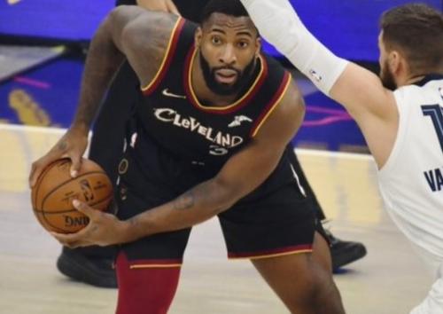 翟凌|为什么骑士买断德拉蒙德，篮网球迷认为会加盟他们？