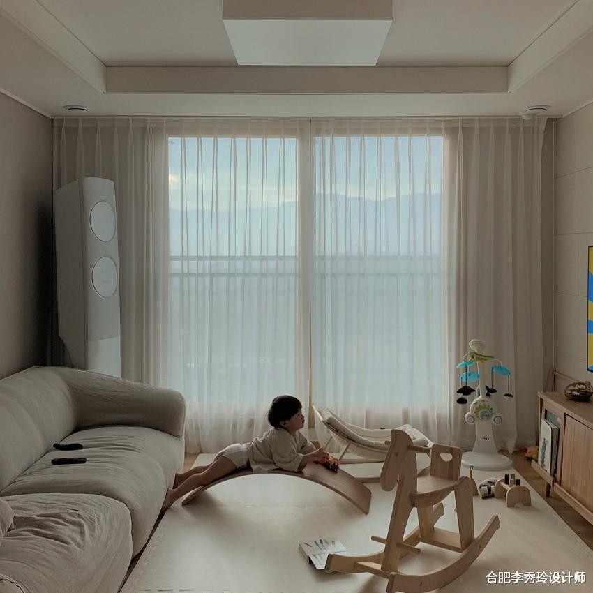 |一家4口的幸福生活：83㎡全屋奶油色，客厅当亲子区都为孩子考虑