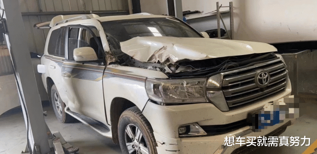 兰德酷路泽 80万买辆丰田酷路泽，开了一年后车主掉以轻心，被友借走后落泪无声