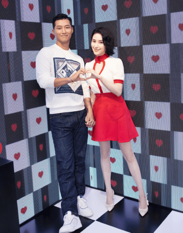 潮帮先生|何超莲终于换发型,剪短发配短裙俏皮又洋气,被窦骁当众亲脸好甜