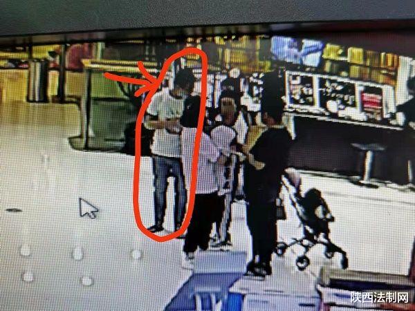 十堰 逛街时经不住推销员央求 十堰女子扫了一个码 57万没了！