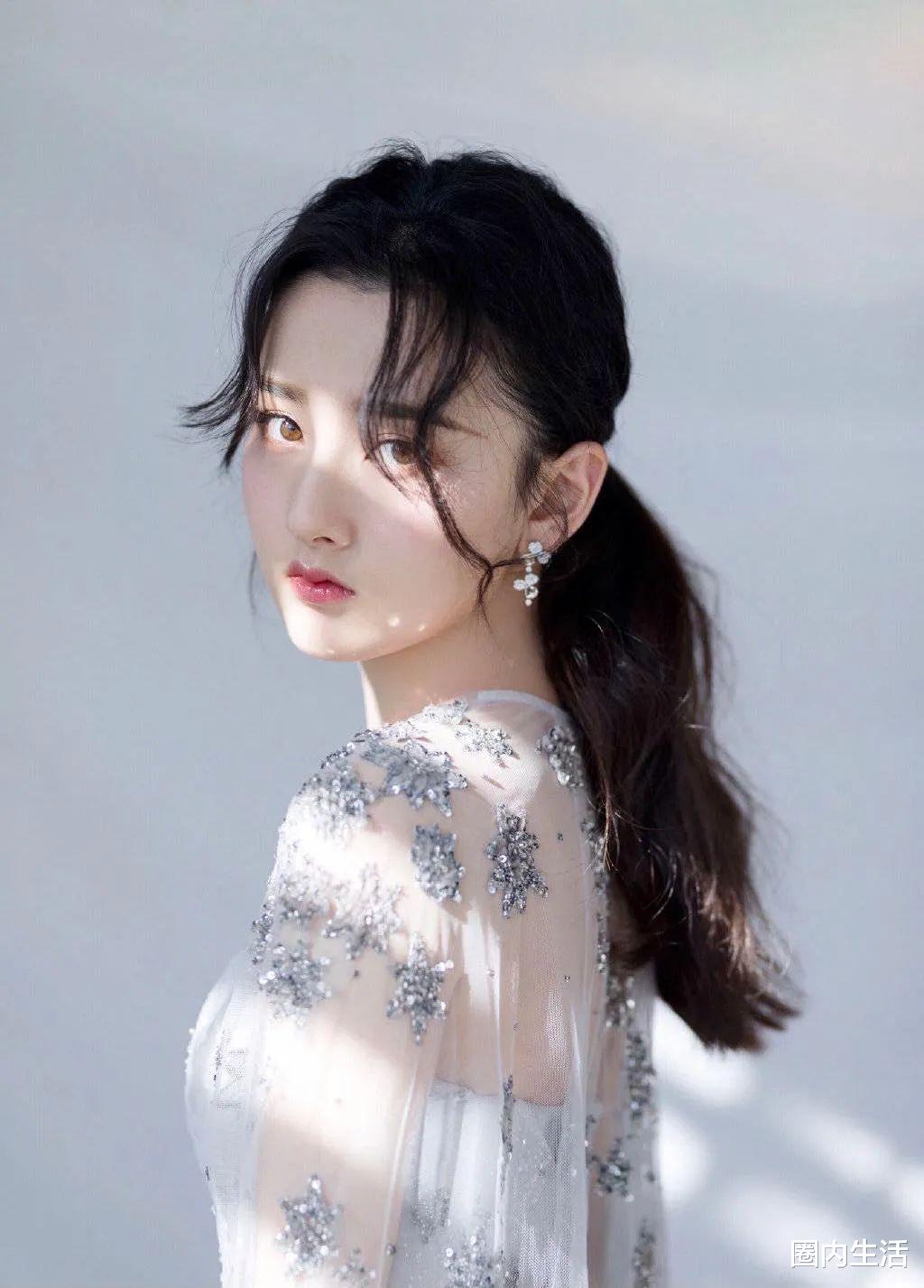 宋祖儿|宋祖儿的团队特看好张晚意，两人合作了一次后，前者有了捆绑心思