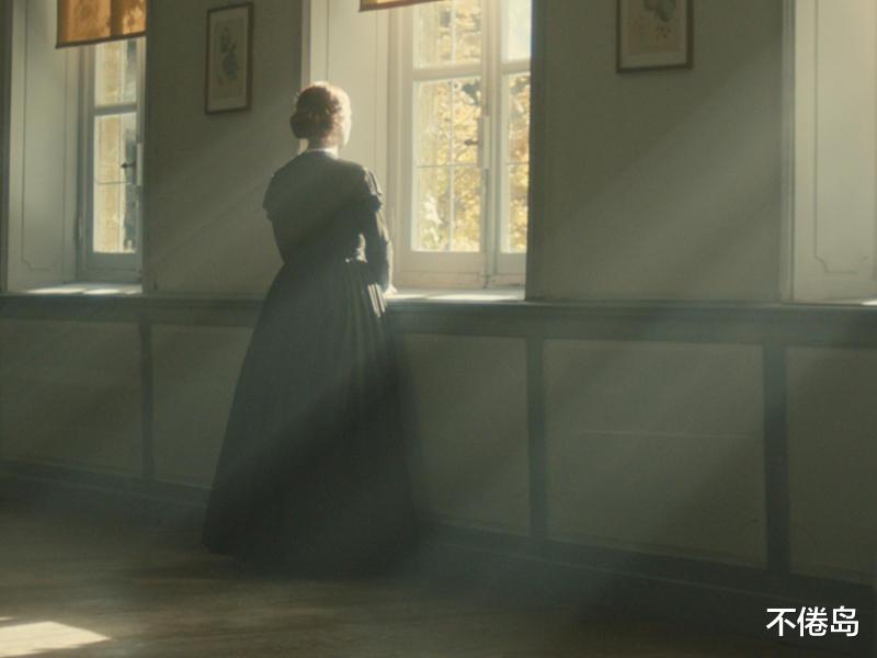 不倦岛|美国最神秘的诗人艾米莉·狄金森的终生未婚之谜：女人最高级的活法，是忠于自己。