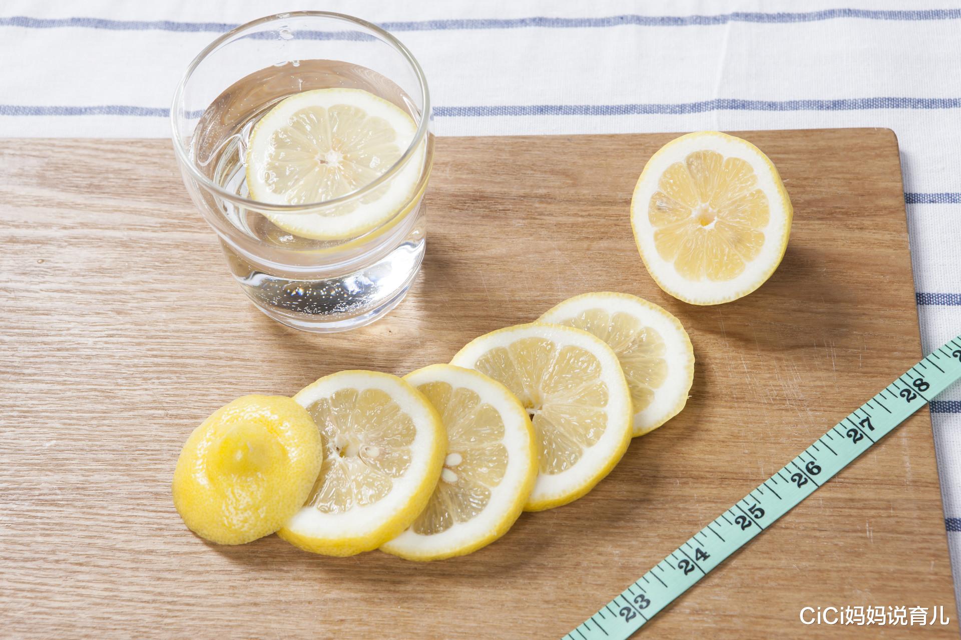 CiCi妈妈说育儿|夏天婴儿该喝多少水、喝什么水、怎么喝?妈妈做得对,宝宝不受罪