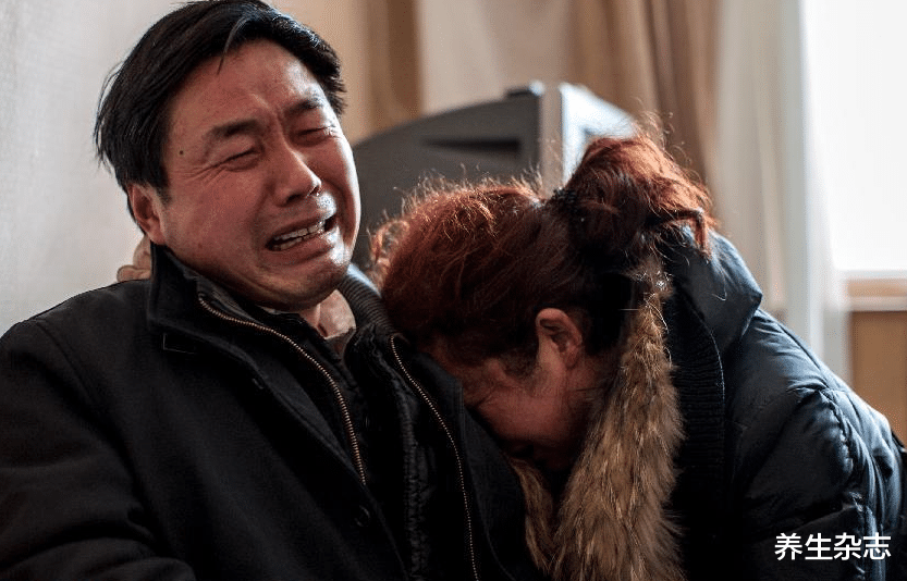 肝脏|19岁小伙确诊肝癌，花费50万去世，医生叮嘱：这两种食材，白给也不要