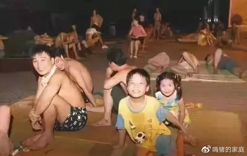嗨猪的家庭|看完这组30年前的暑假偷拍照,我悄悄换掉了儿子的假期计划表