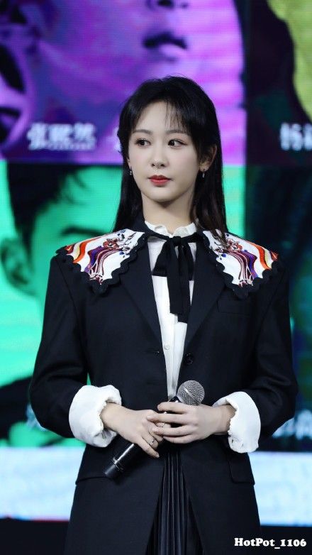 杨紫|杨紫井柏然《女心理师》预告上线，吻戏亲到一半杨紫居然吐了？