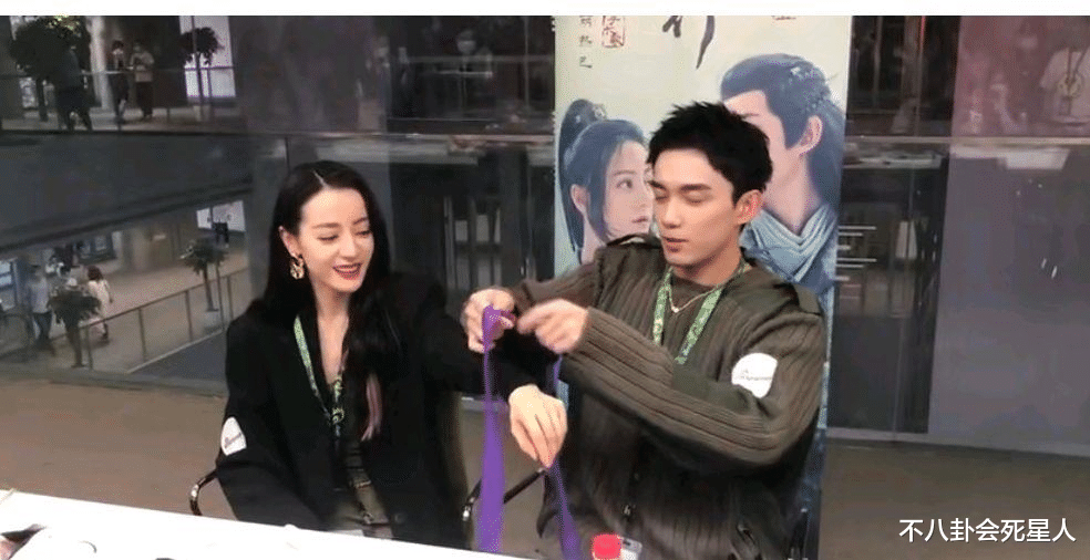 迪丽热巴|年度12对荧幕cp，杨洋热巴成现偶之光，每一对都很好嗑