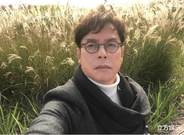 谭咏麟|70岁老艺术家和20岁女孩恋爱？女方男友怒斥前者，并发图片反击