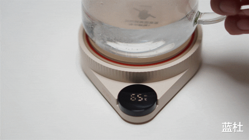向物恒温暖杯垫，多喝热水可不只有男友会说