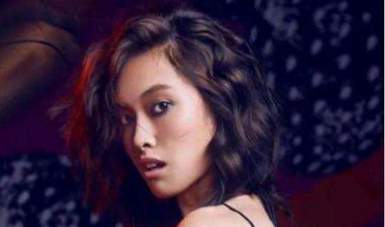 中国人|她拒绝承认自己是中国人，如今还想回国捞金，网友回话：想都别想