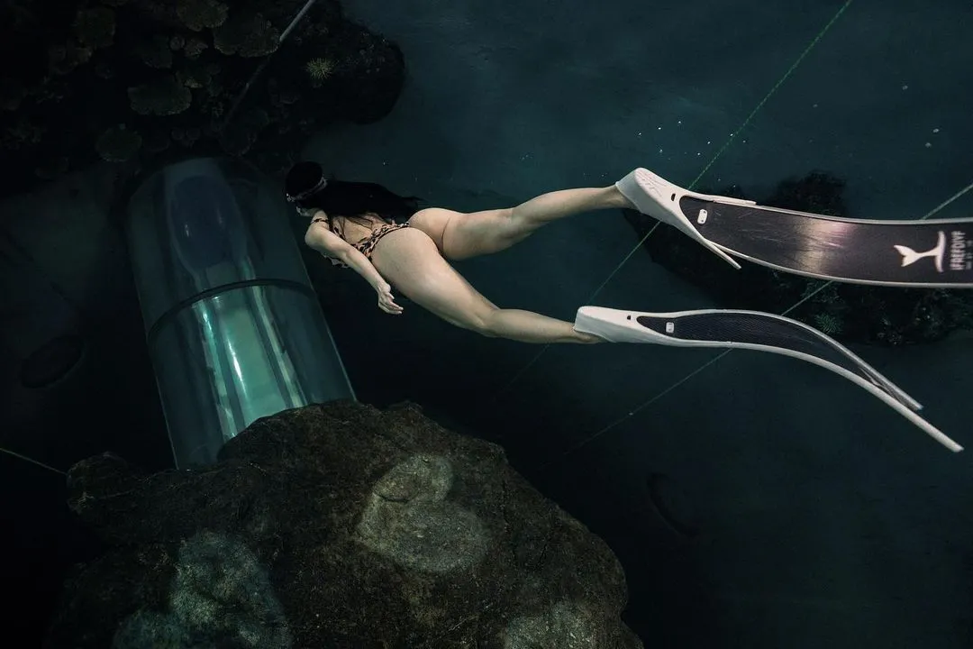 李嘉欣|健身版“李嘉欣”极品颜值、性感身材惊艳全网，引得众人疯狂舔屏