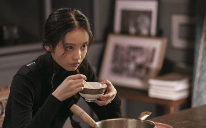 毛晓彤|好家伙！躲过了《乔家儿女》中的毛晓彤，却被这位女配给惊艳了