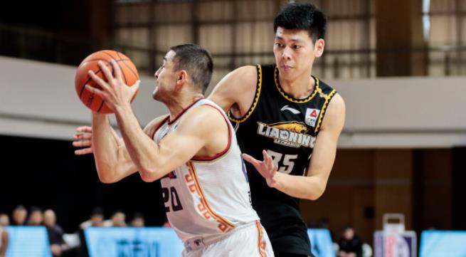 追寻星座的世界 朱荣振宣布最新决定，辽宁队成大赢家，山东男篮最担心的事发生了