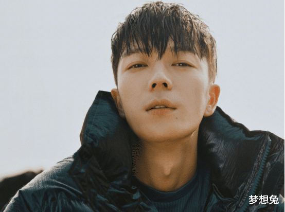 王栎鑫|作为两个孩子的父亲，王栎鑫扮演了一个毫无违和感的高中生？