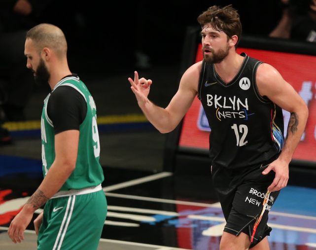 勒布朗·詹姆斯|17記三分轟130分創紀錄！美媒熱議籃網恐怖火力 名記：必進總決賽