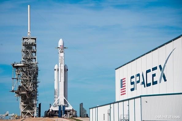 |人类首次行星防御实验！马斯克SpaceX发射航天器故意撞向小行星