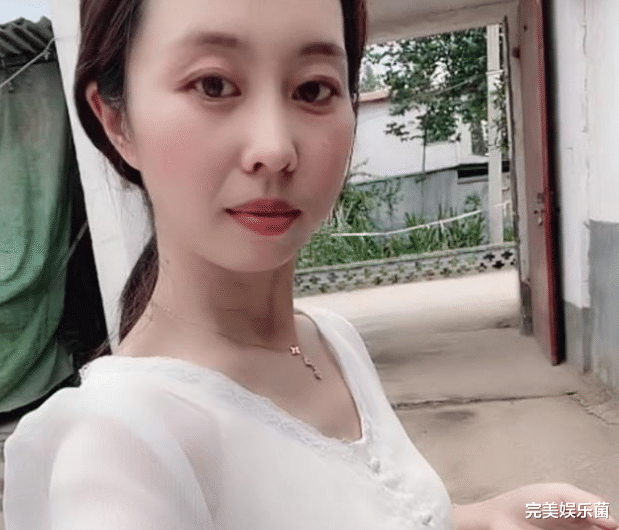 黑粉|田静晒梳妆台回怼黑粉，直言：2W打包送给您，姚威只配用大宝？