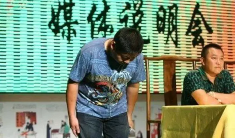 |曹云金有胆大闹生日宴，却在见到李鹤东时秒怂，他究竟是什么来头