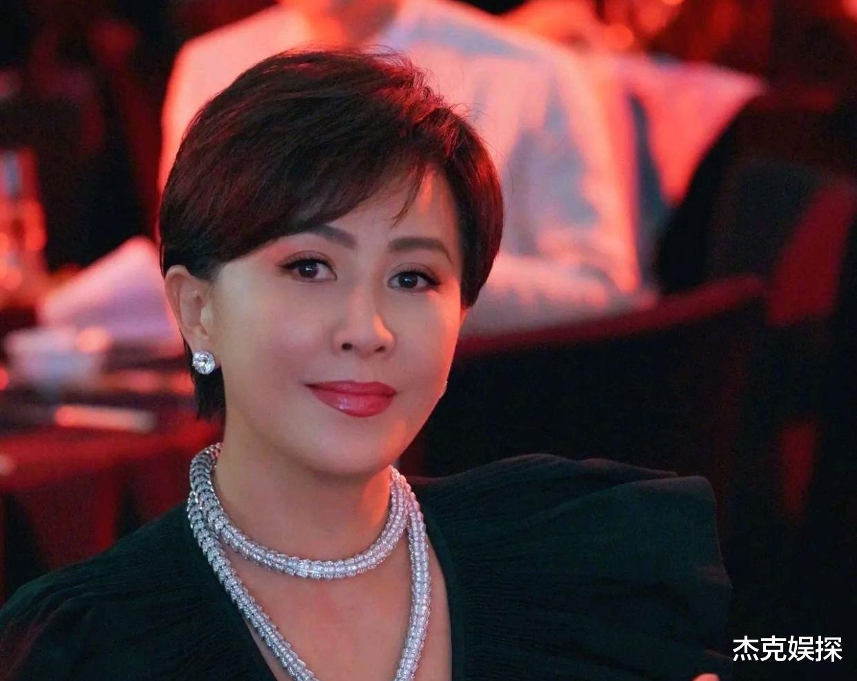 刘嘉玲|56岁刘嘉玲上海办豪华生日会，名媛阔太齐聚，梁朝伟被争相求合影