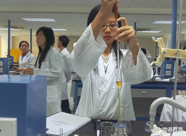 求职|“就业率”亮红灯的4个专业，找工作处处碰壁，985名校也救不了