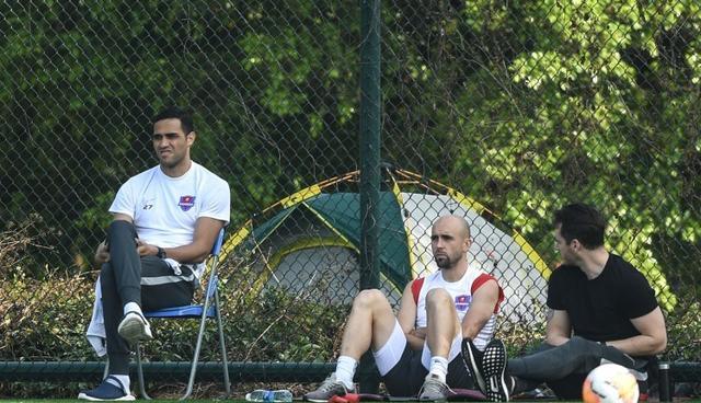 中超|中国足协遇大麻烦，中超劲旅选择就地解散，球员罢训老板玩失踪