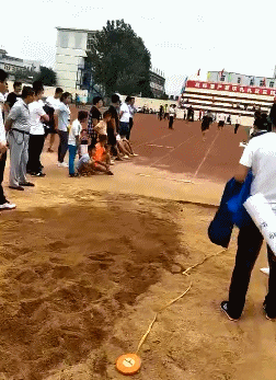 交易 “发现女友跟奔驰车主的交易后，我也沦陷了...”哈哈哈哈给这操作跪了