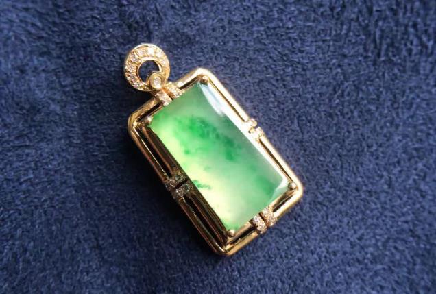 翡翠|想要收藏翡翠首饰，那么就要那些档次高的，这样的价值更高