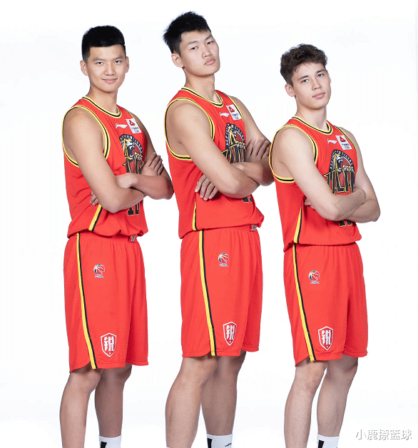 中国男篮|确定赛季报销！中国男篮希望之星遭遇重伤，还能证明自己吗？
