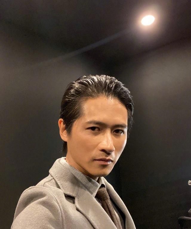 韩寒|看看郭敬明的下场，才知道韩寒的3次选择有多明智
