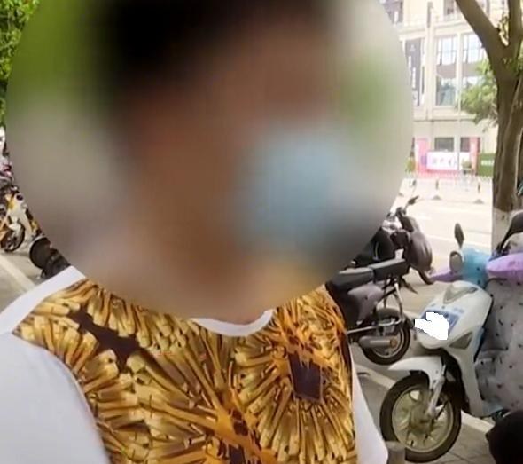 雅雅妈说 海南,男子查询个人信息,发现名下有个6岁儿子;网友:太离奇了