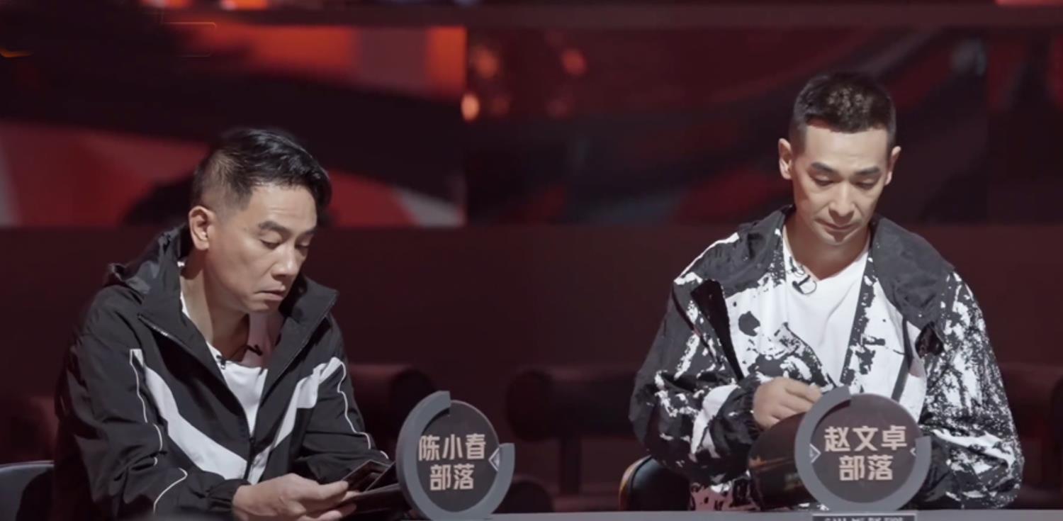 情话屋|《哥哥》反复强调男生质感，胡海泉宿舍集体违规，高瀚宇还舔地板