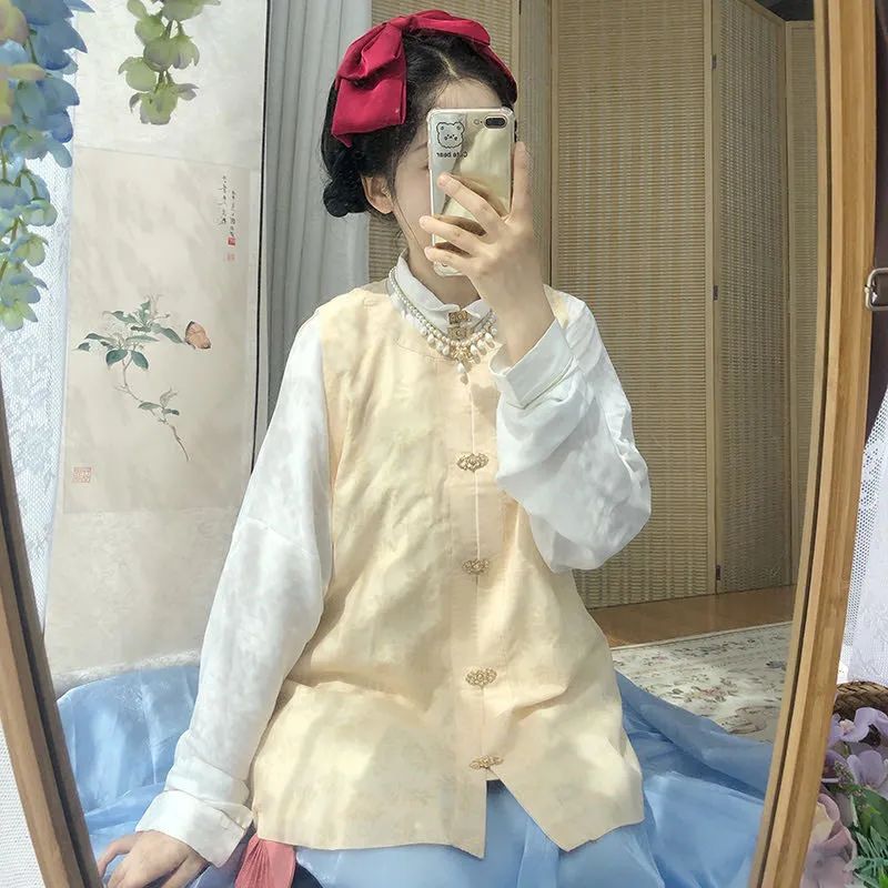 汉服资讯古装文化|秋天汉服不知道该怎么选？这些好看又百搭的明制比甲，快来看看吧