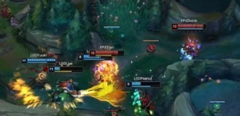 文华养 LOL：他们四个没有控制，但是伤害拉满，这个英雄低端局最爱