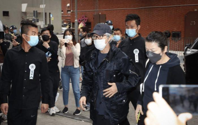 巩俐|1993年，《唐伯虎点秋香》拍摄结束后，巩俐就再未见过周星驰