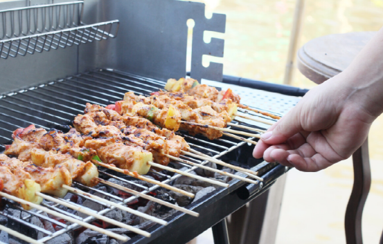 熊猫医学社|32岁女子,嗓子异痛,确诊甲状腺癌,医生怒斥:这“2物”怎能常吃