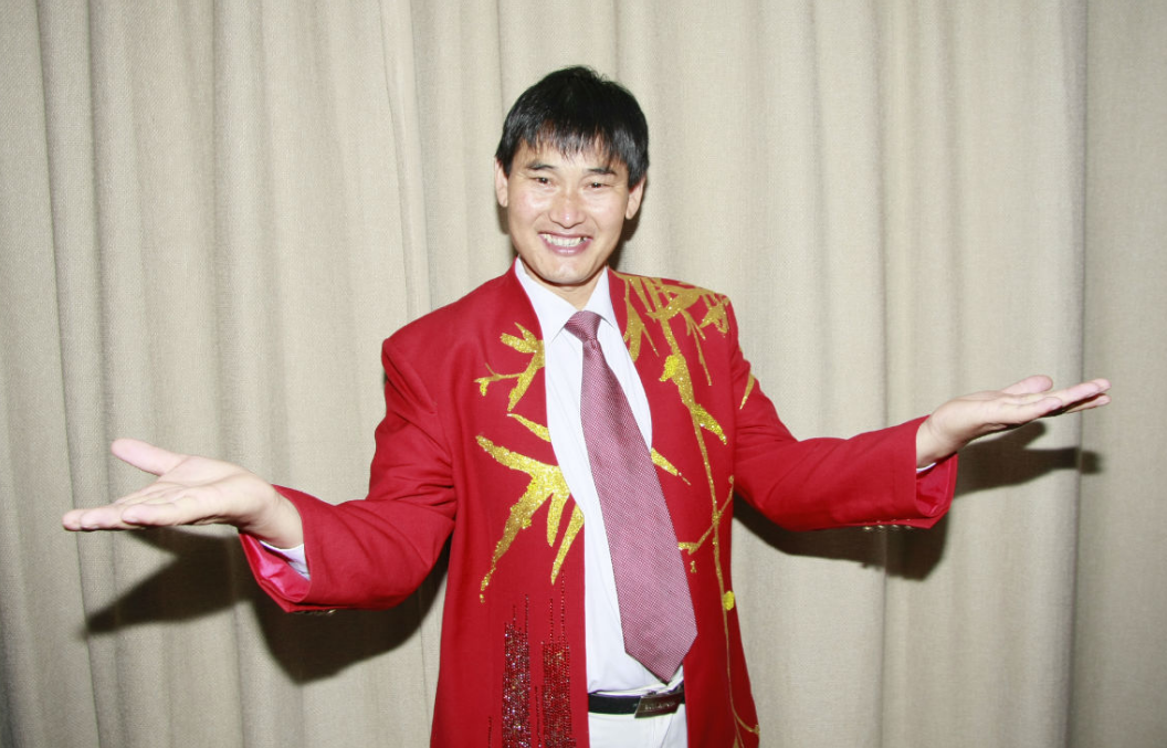 陈亚男|陈亚男再次发文，官宣正能量，并承诺将两年带货的个人所得做公益