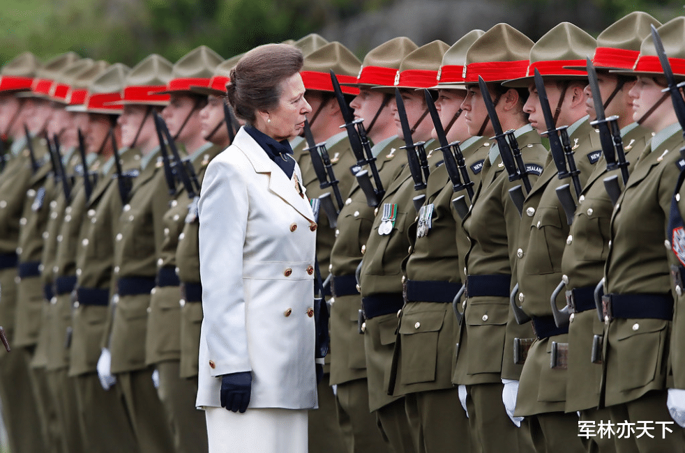 英國女王唯一的女兒安妮長公主，空軍元帥軍銜，擔任過28個軍職-圖5