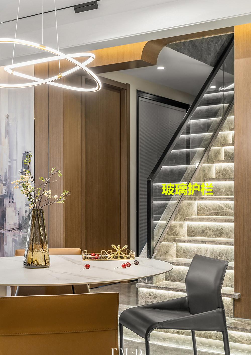 设计师|水泥楼梯嫌土也不要敲,不吝啬给出4套装修方案,有品位有颜值