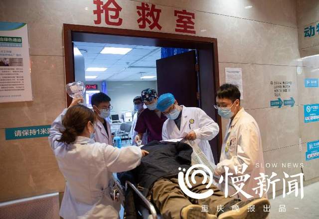 慢新闻 急救医生的除夕愿望：希望那位老人能转危为安
