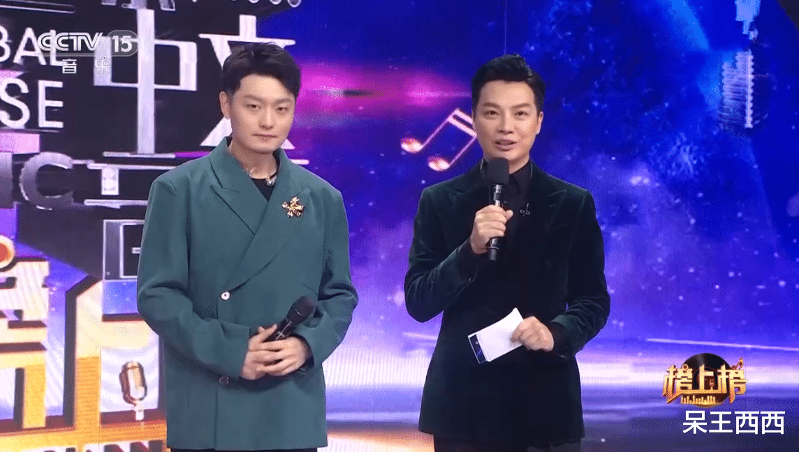 央视|央视门面节目制作年度盛典，时代少年团撑热度，主持人选择受期待