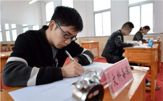 教师|江苏24岁教师教学成绩差，被校长约谈后走极端：生命不敌分数