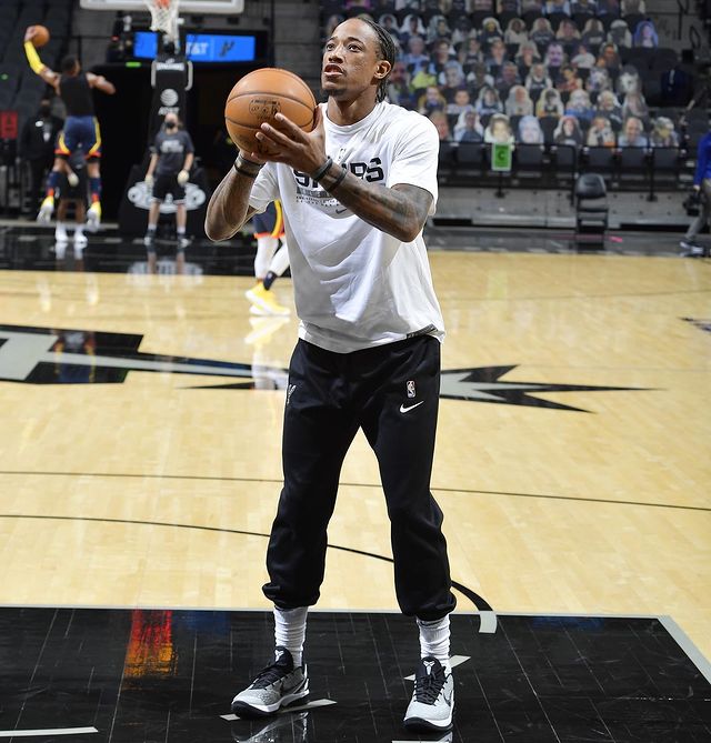 勒布朗·詹姆斯|NBA球员上脚：詹姆斯Lebron 18新配色有点顶，李宁安踏来了！